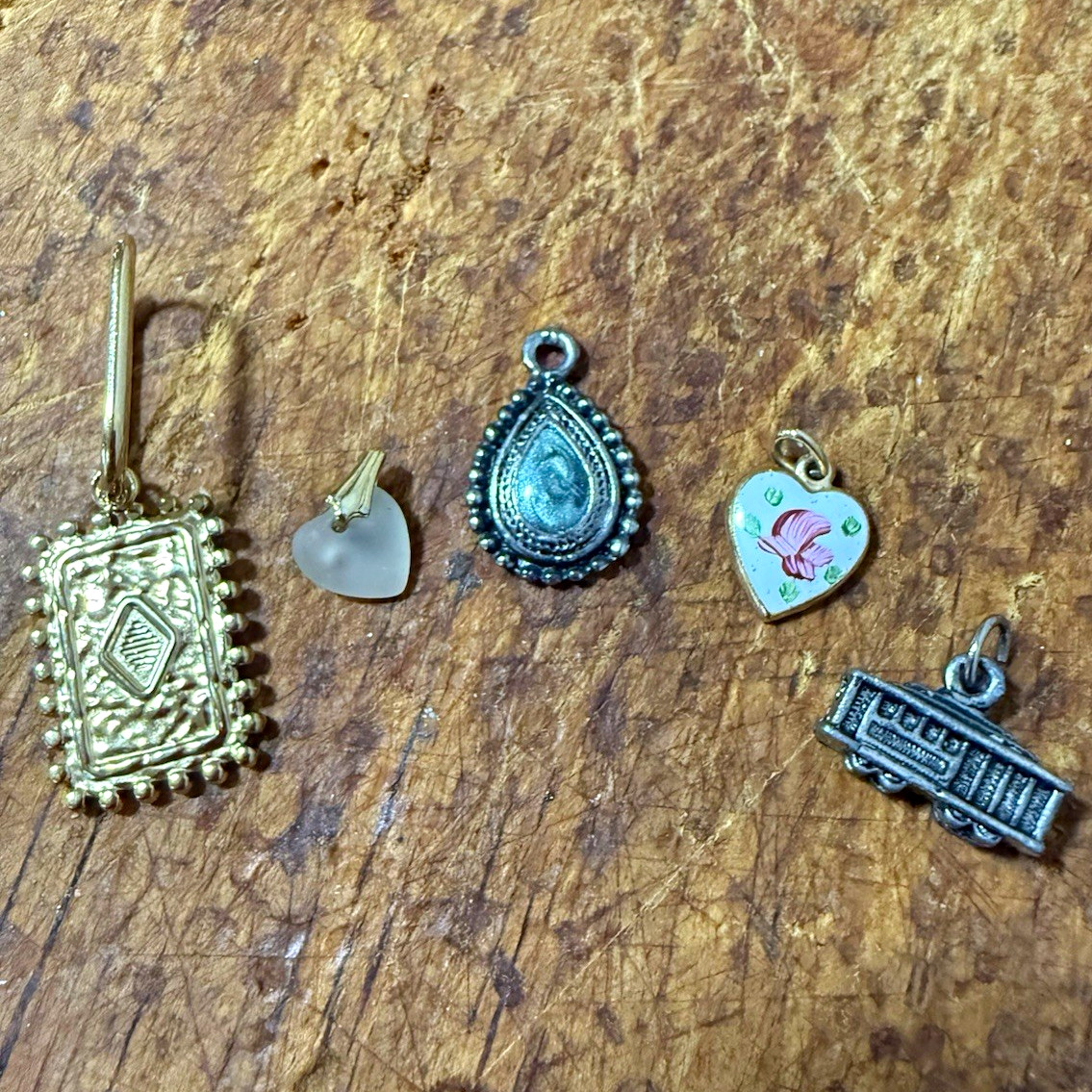 5pc Mixed Lot Charms & Pendants Gold + Silver Tone Metal Unisex Adults