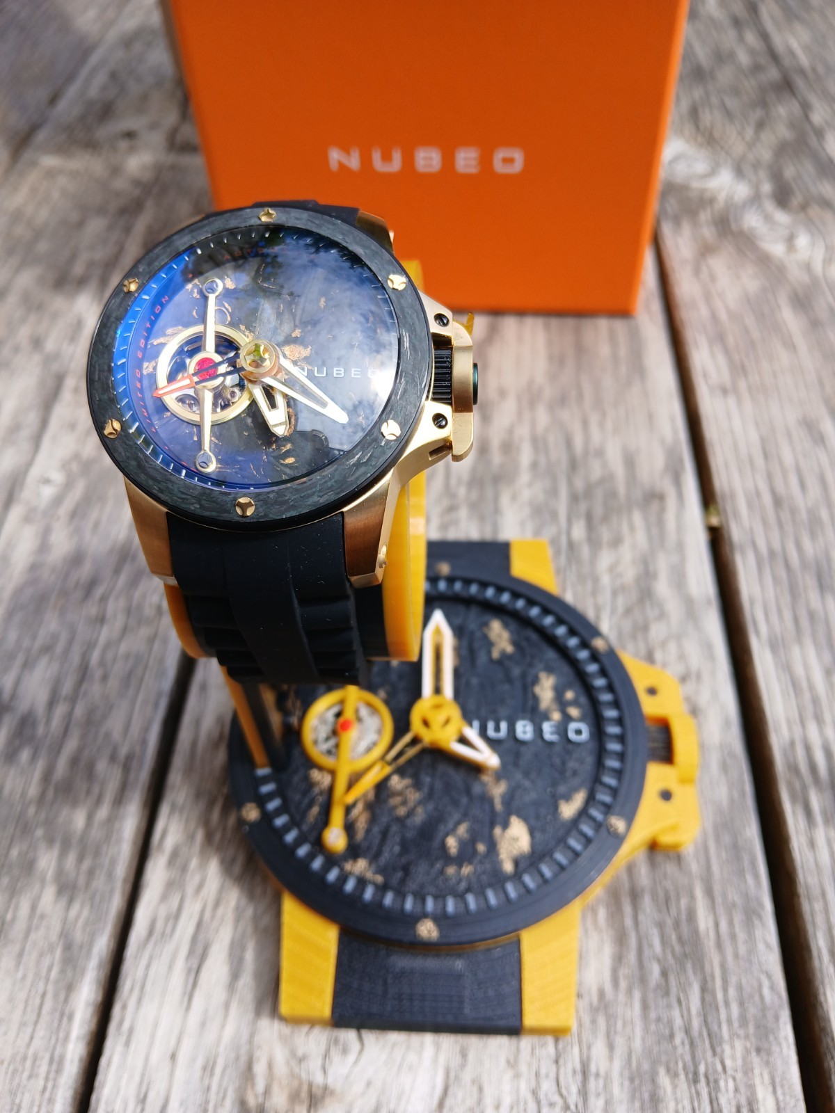 Nubeo Curiosity Evolution Automatic NB-6066-02 With One Off Stand