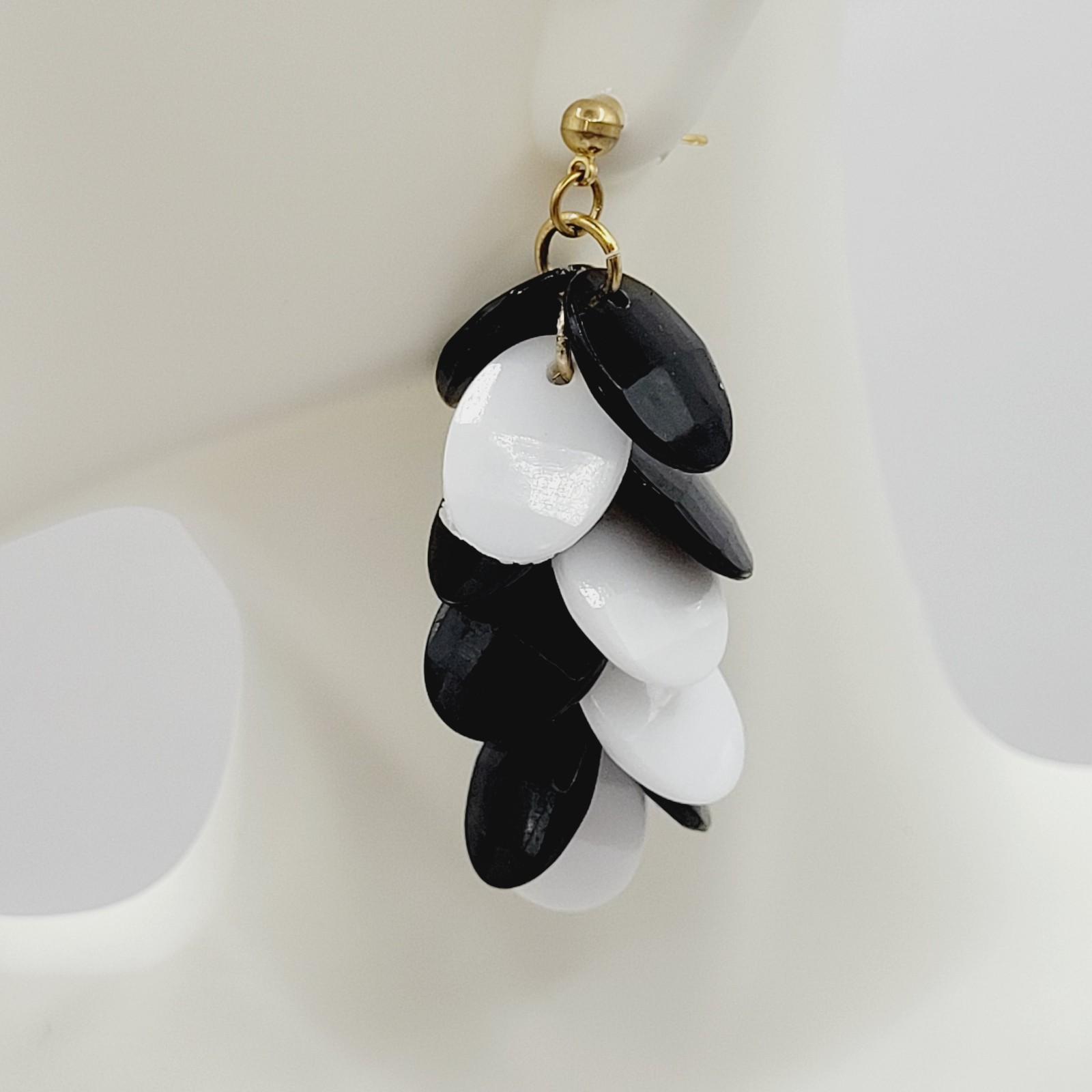 Black and White Flat Faceted Disc Dangle Long Cha Cha Style Vtg Pierced Earrings
