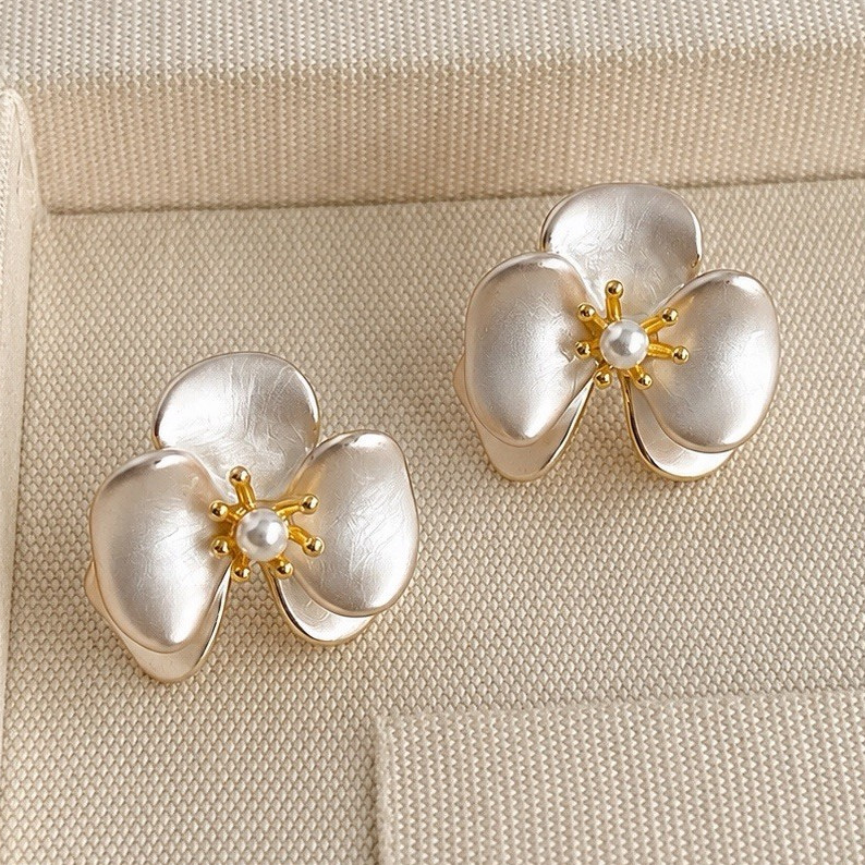 14K Gold Plated Flower Pearl Stud Earrings Copper 15mm Butterfly Back