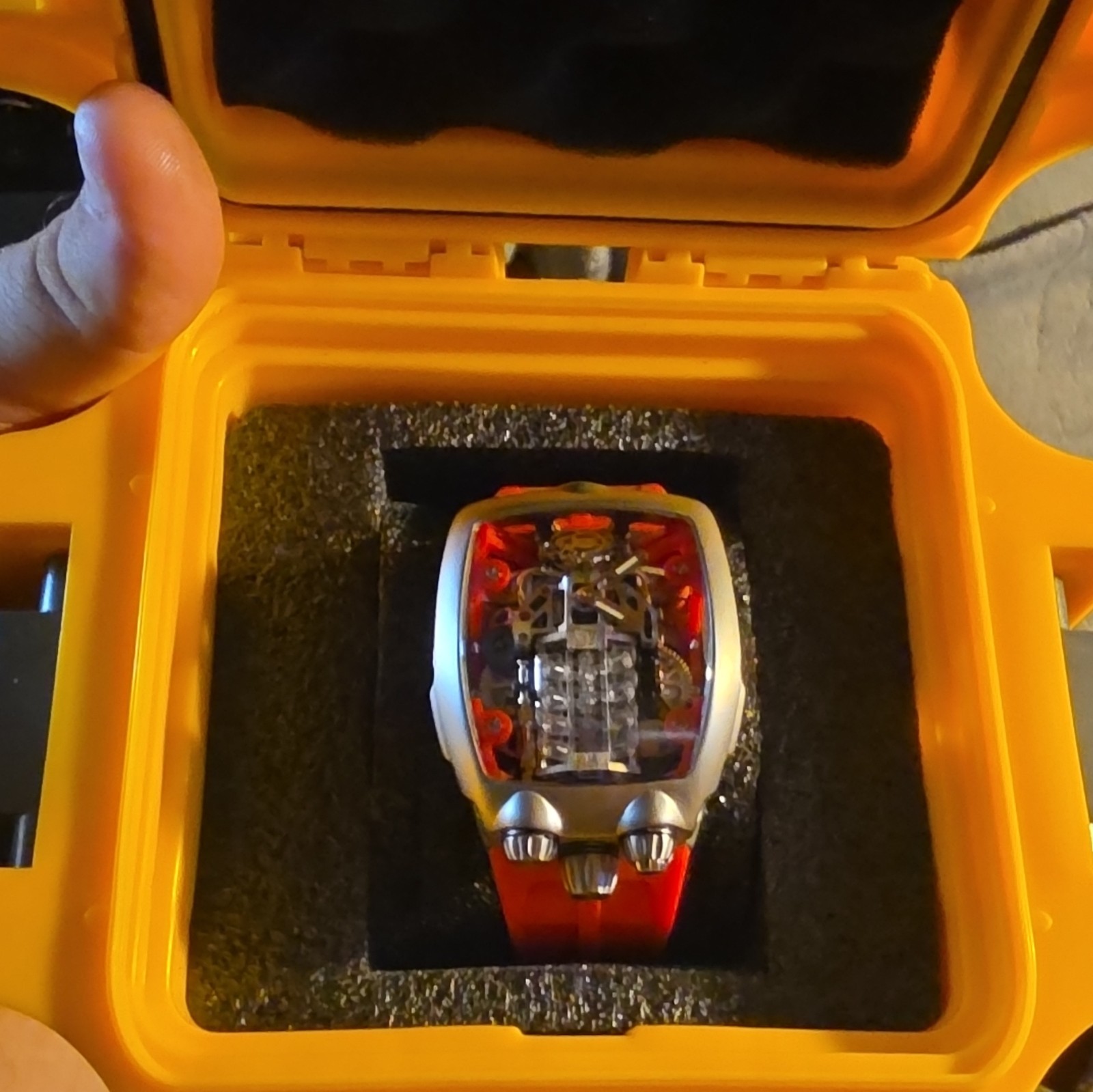 Skeleton Dial Tonneau/Barrel Analog Wristwatch Silver Case Red Rubber Strap