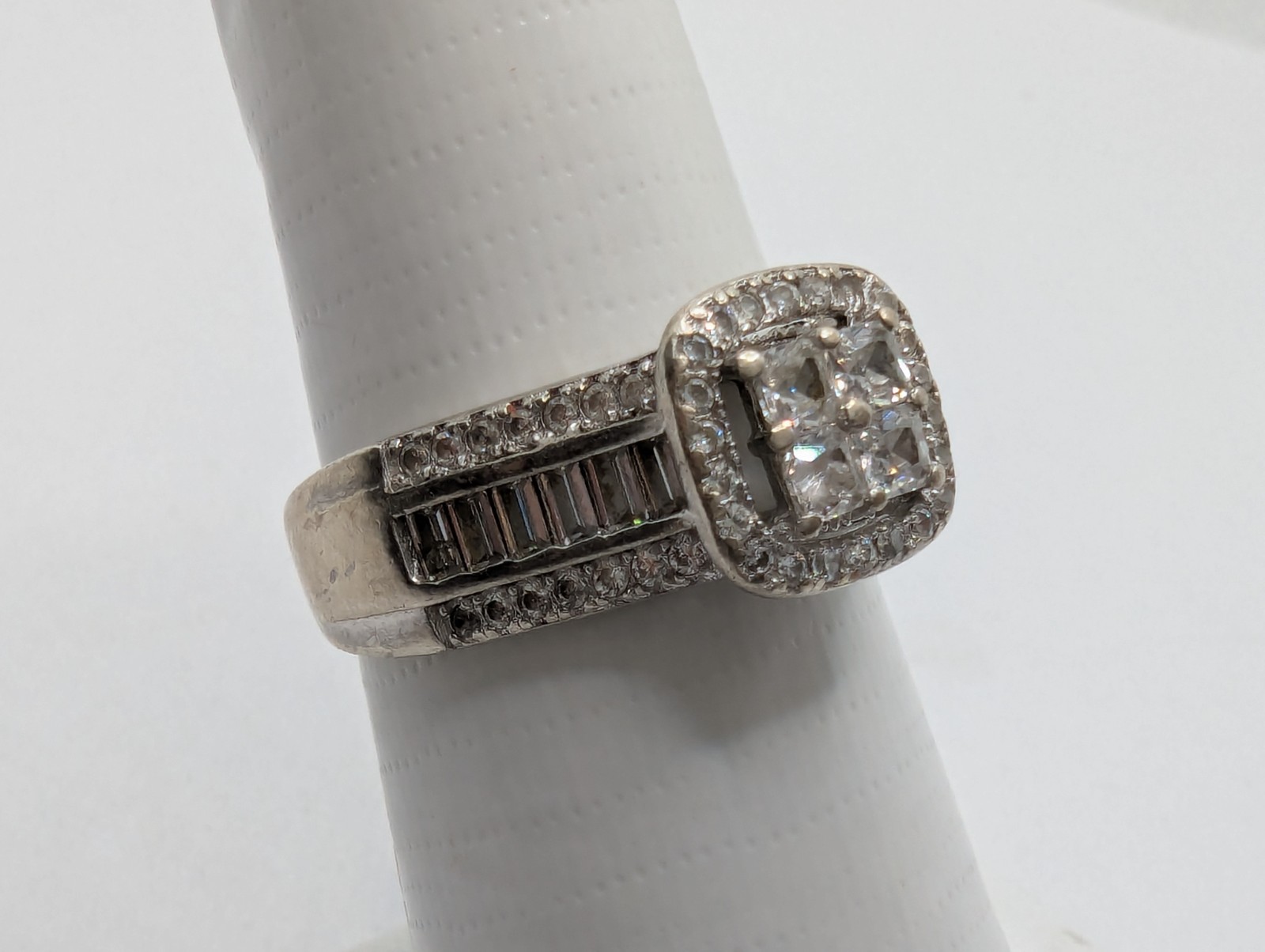 Fuzion Creations Sterling Silver 925 Lab Grown White Sapphire Ring Size 6.75