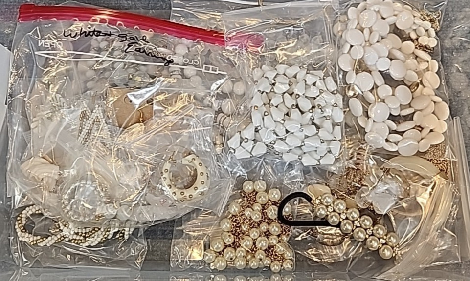 Jewelry Wearable White & Gold Tone Collection 5 Lbs Lot #3914 See Description