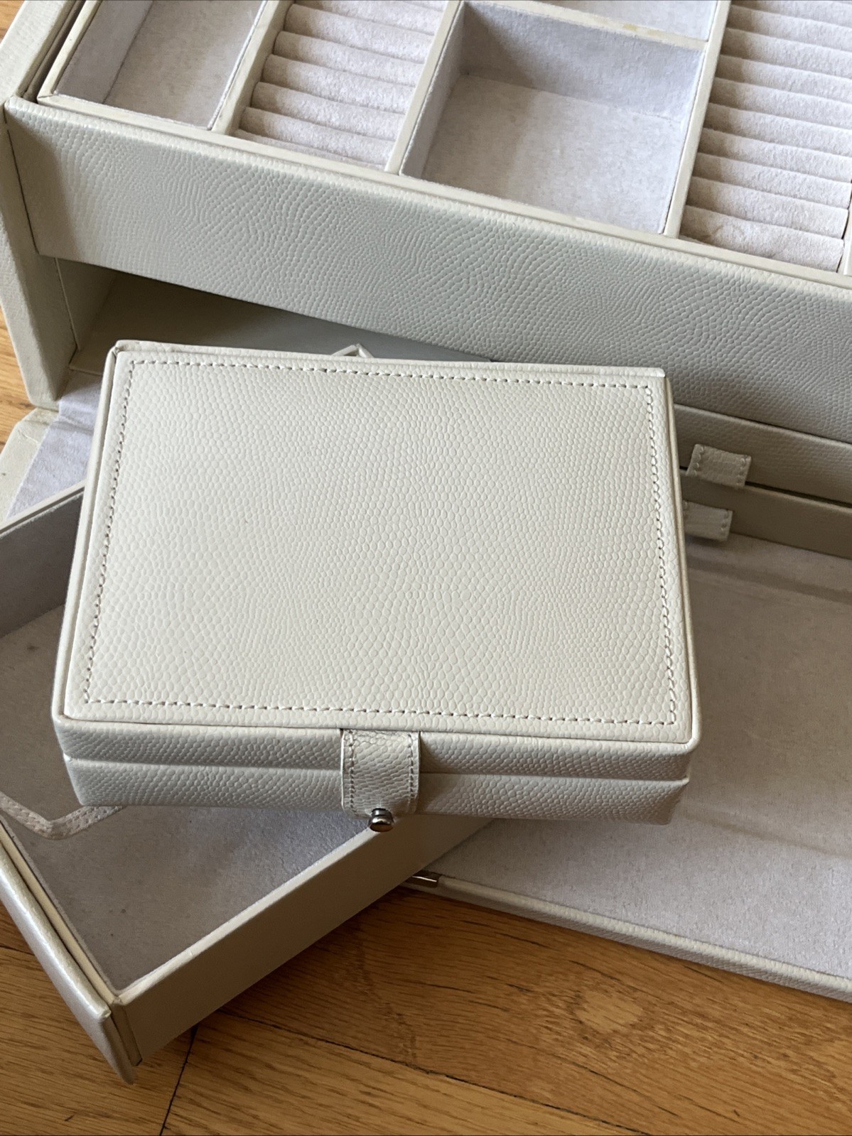 Wolf Pottery Barn Large Ivory Jewelry Box With Key Leatherette