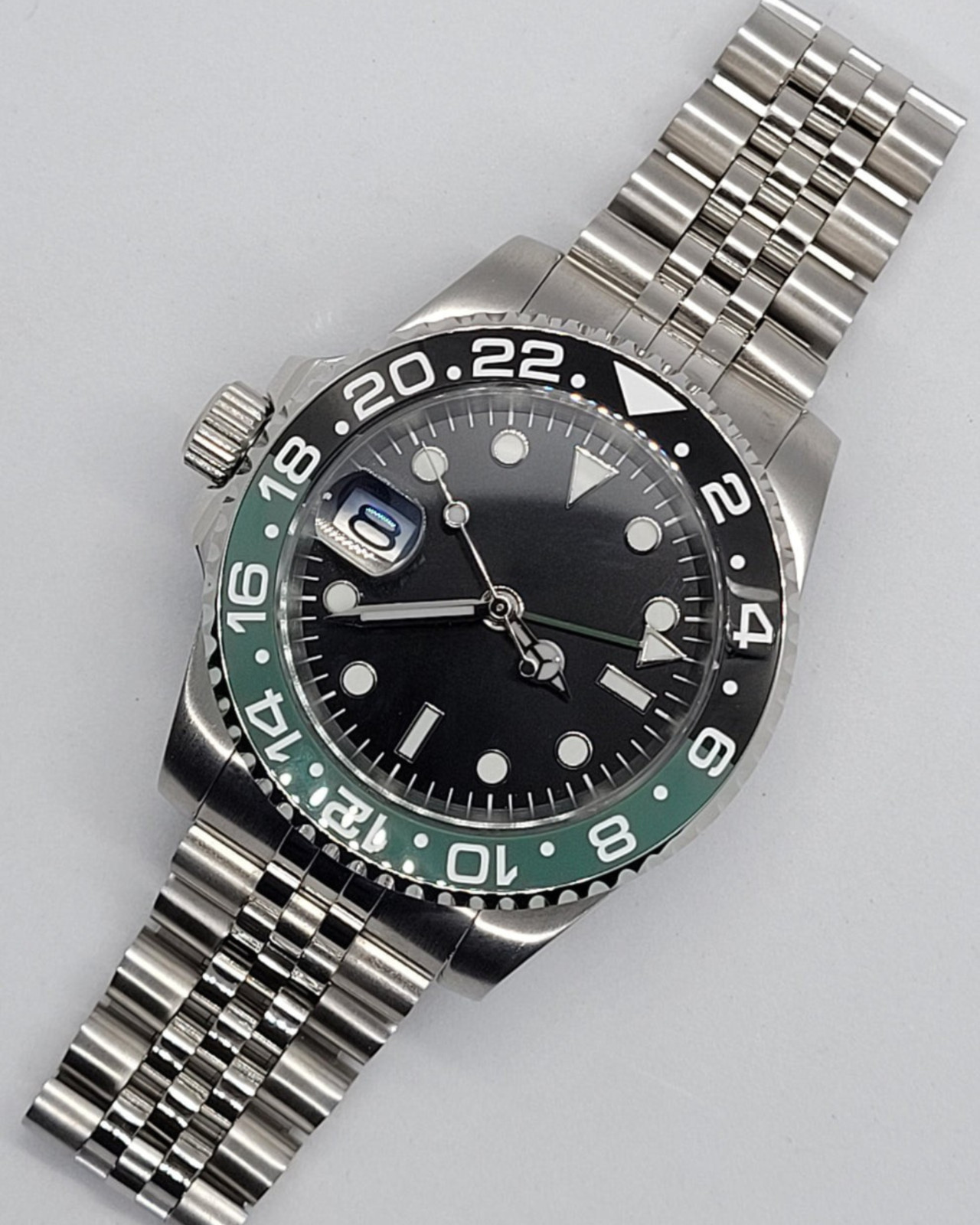 PrimeCrown Left-Crown GMT Automatic | Green/Black Bezel | NH34