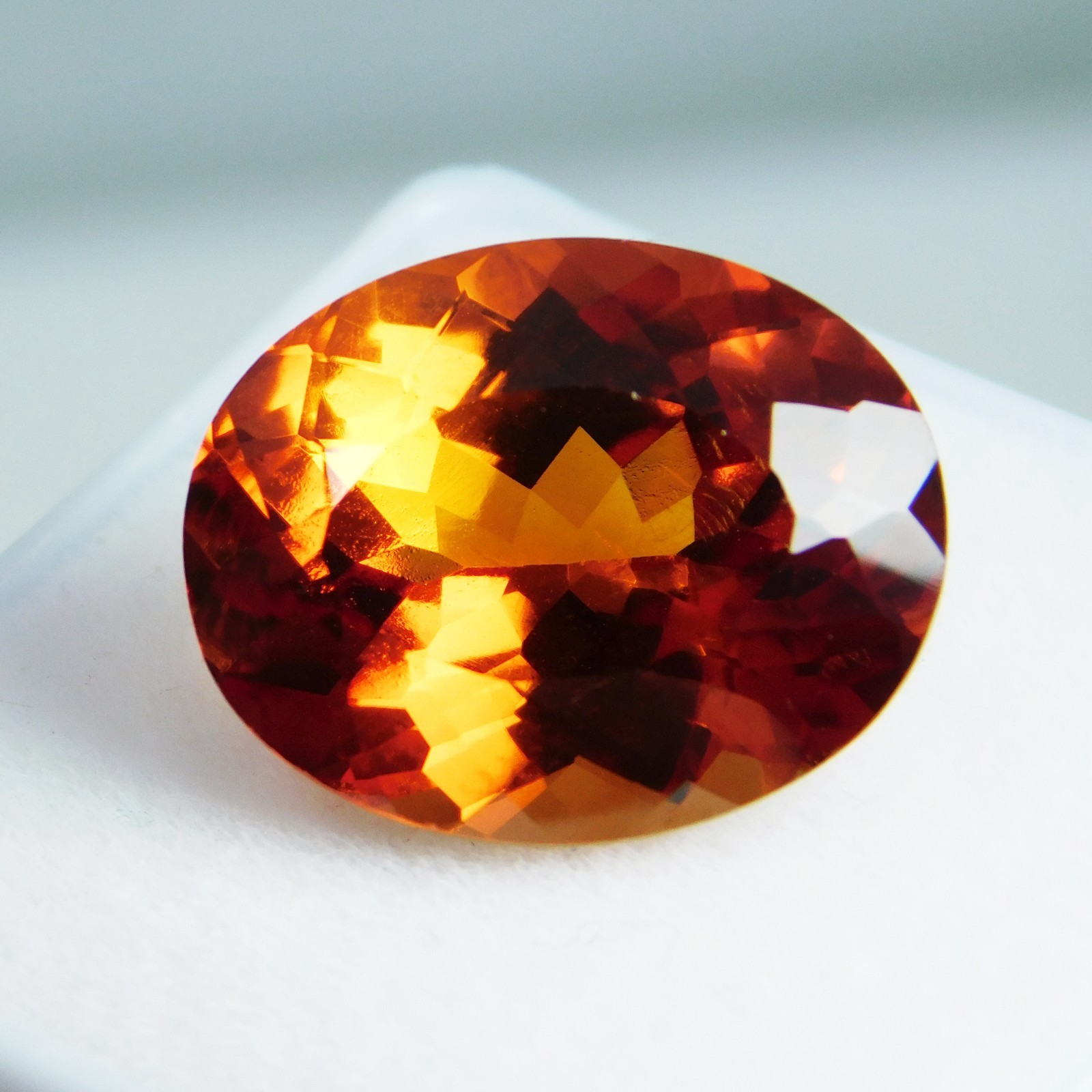 11.70 CT – AAA Natural Medagascar Orange Umba Sapphire Oval Cut Loose Gemstone