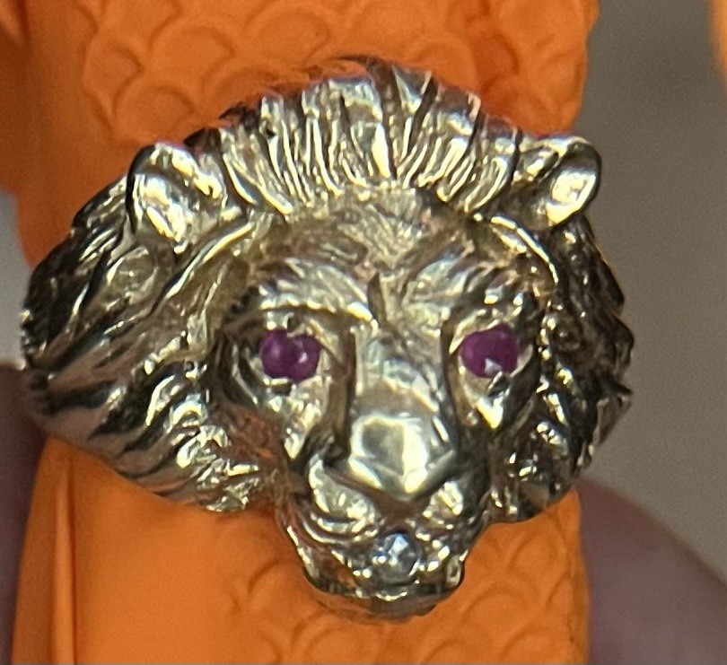 10k Solid Gold Man Ruby Eyes Diamond On The Mouth Size 9 Or 19mm Excellent C.