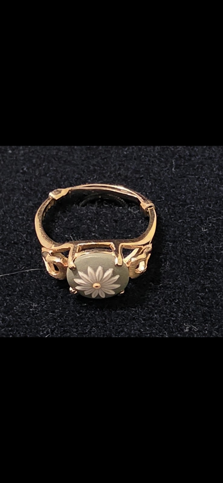 Vintage Wedgwood Jasperware Ring 14KT Gold Rare Sage Green Floral Cameo Sz 6