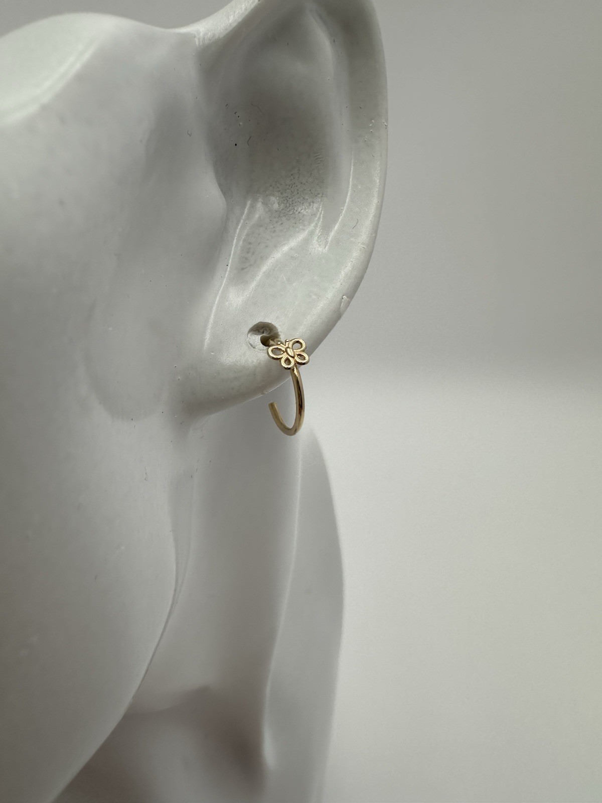 14 K Gold NEW Butterfly Hoop Earrings 11.8mm D. .4g Dainty Simply Pretty