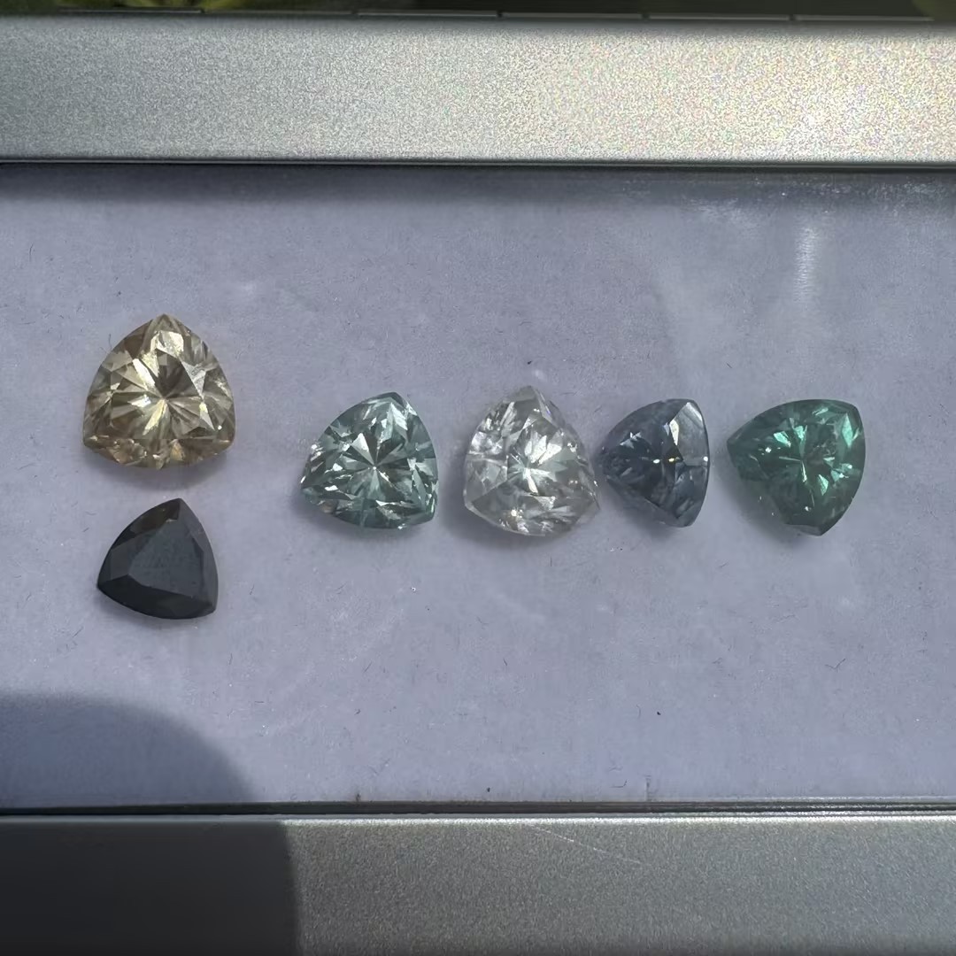 0.5-10ct Trillion Cut Multiple Color Option Moissanite Loose D Color VVS1 GRA