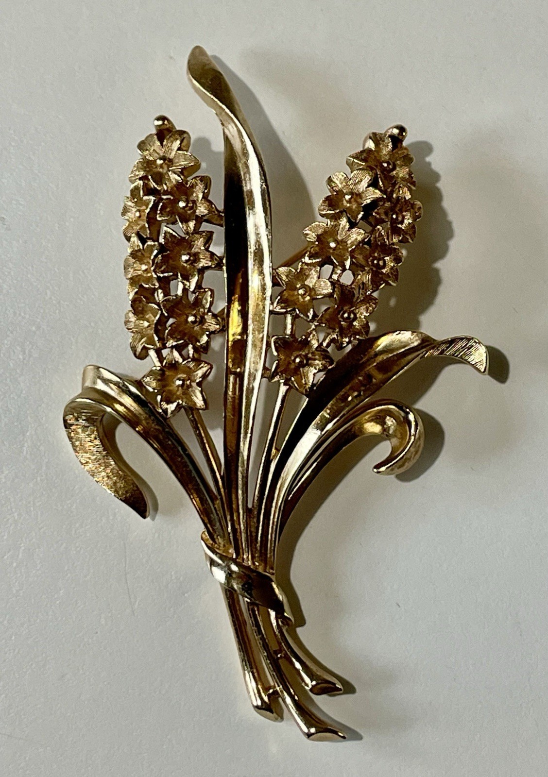 Vtg Crown Trifari Hyacinth Brooch Alfred Philippe Signed Gold Tone Textured Pin