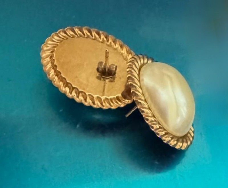 9CT SOLID GOLD PEARL EARRINGS VINTAGE BEAUTIFUL 375, 3.6 GRAMS