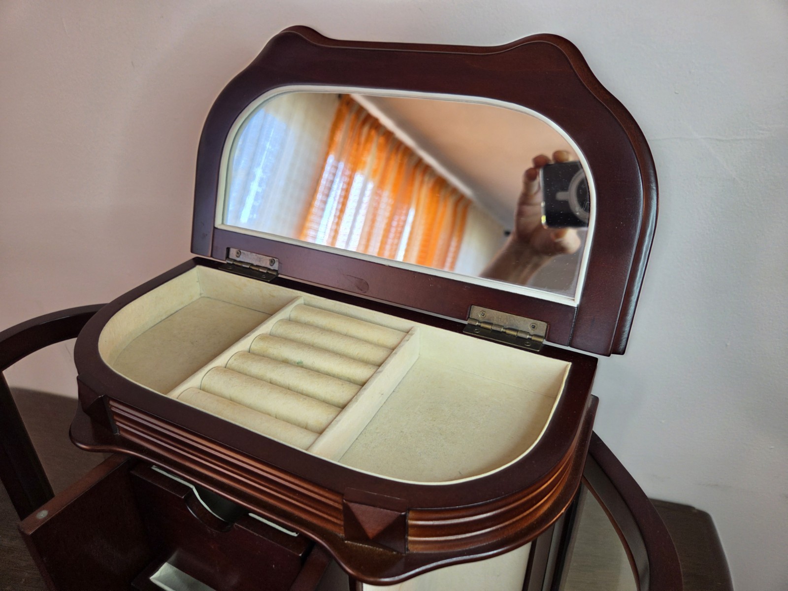 VTG Bombay Company Jewelry Armoire Cabinet -Table Top -Curved Glass -13″T×12″W