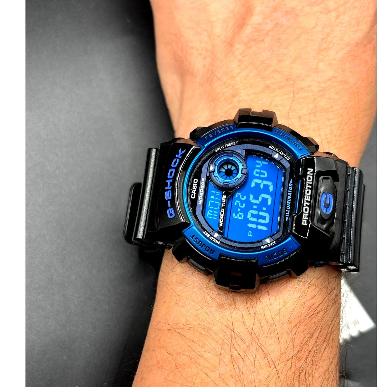 Casio G-Shock G-8900A-1 Glossy Black Blue Dial Digital Men’s Watch 200M NIBWT