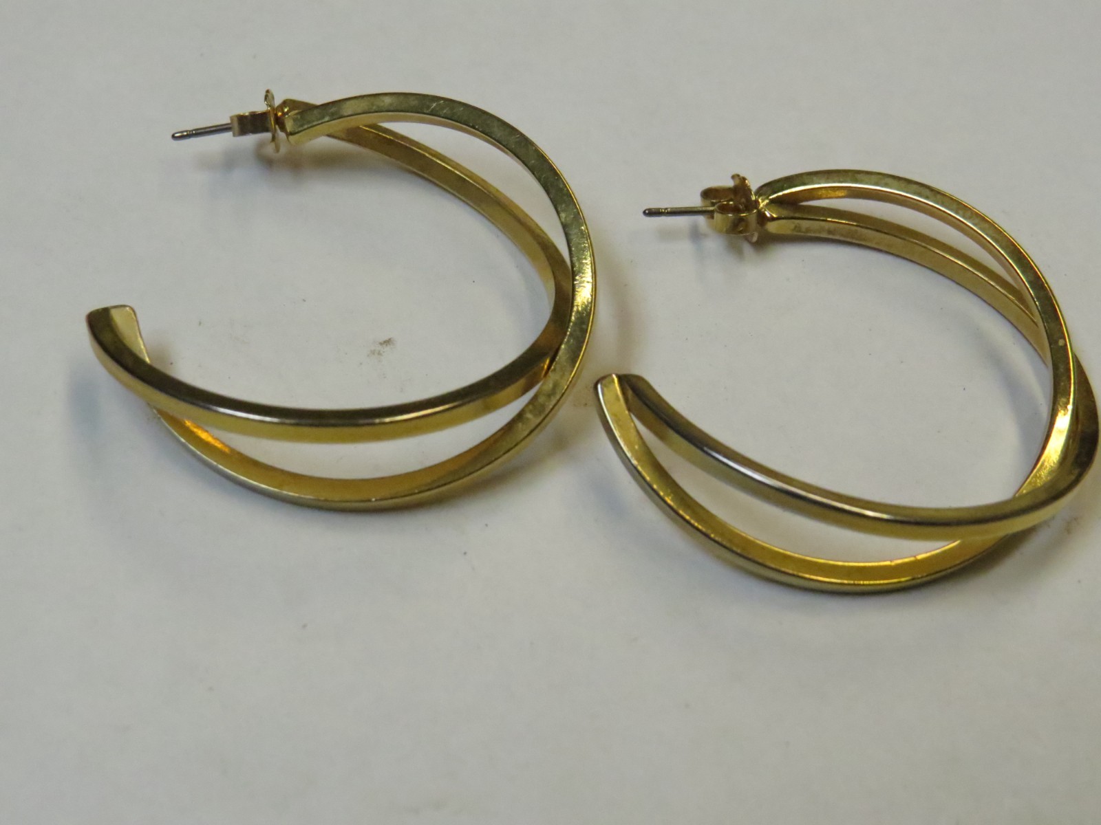Vintage Gold Tone Metal Intertwined Hoop Dangle Drop Earrings Butterfly Closure