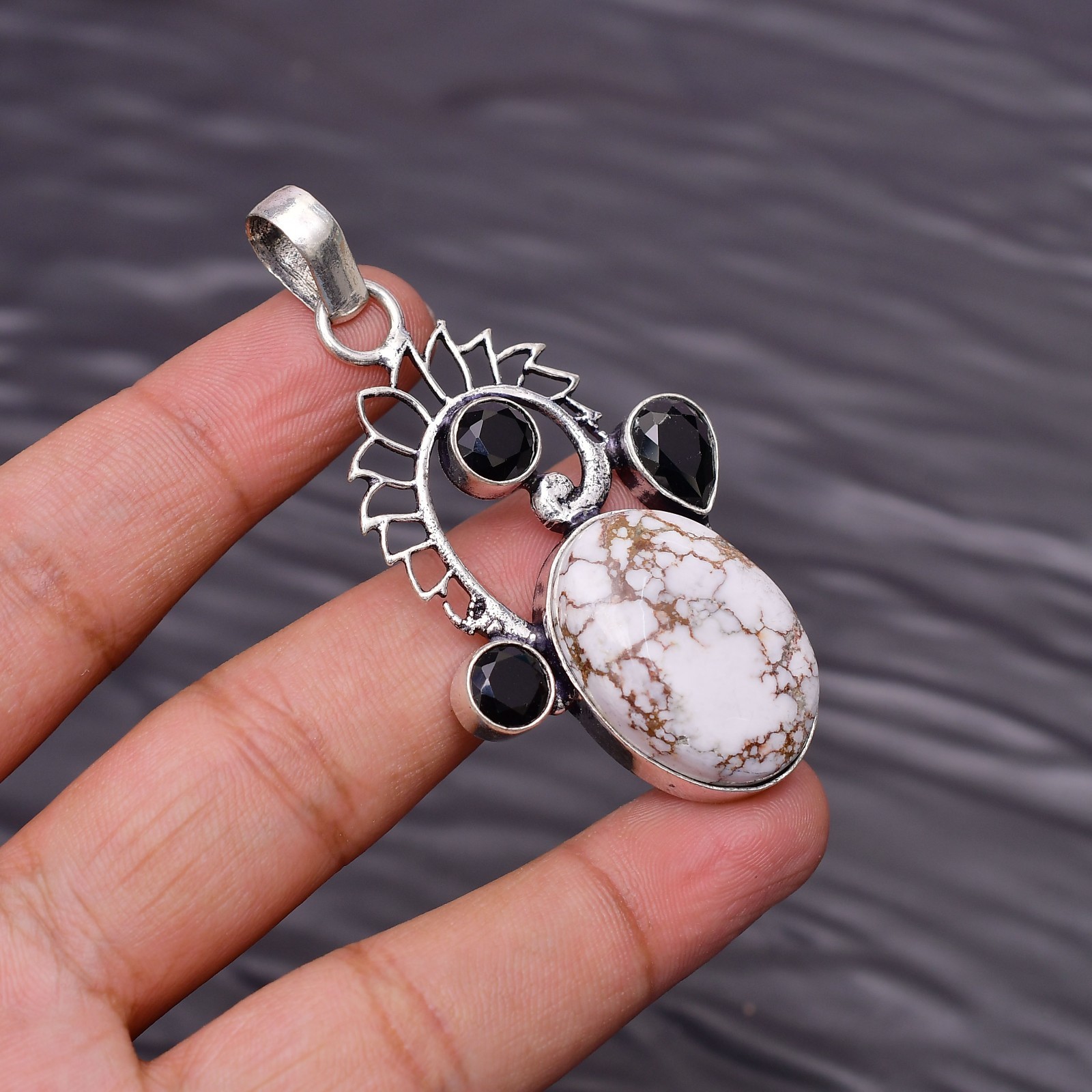 Wild Horse Gemstone 925 Sterling Silver Jewelry Pendant 2.48″