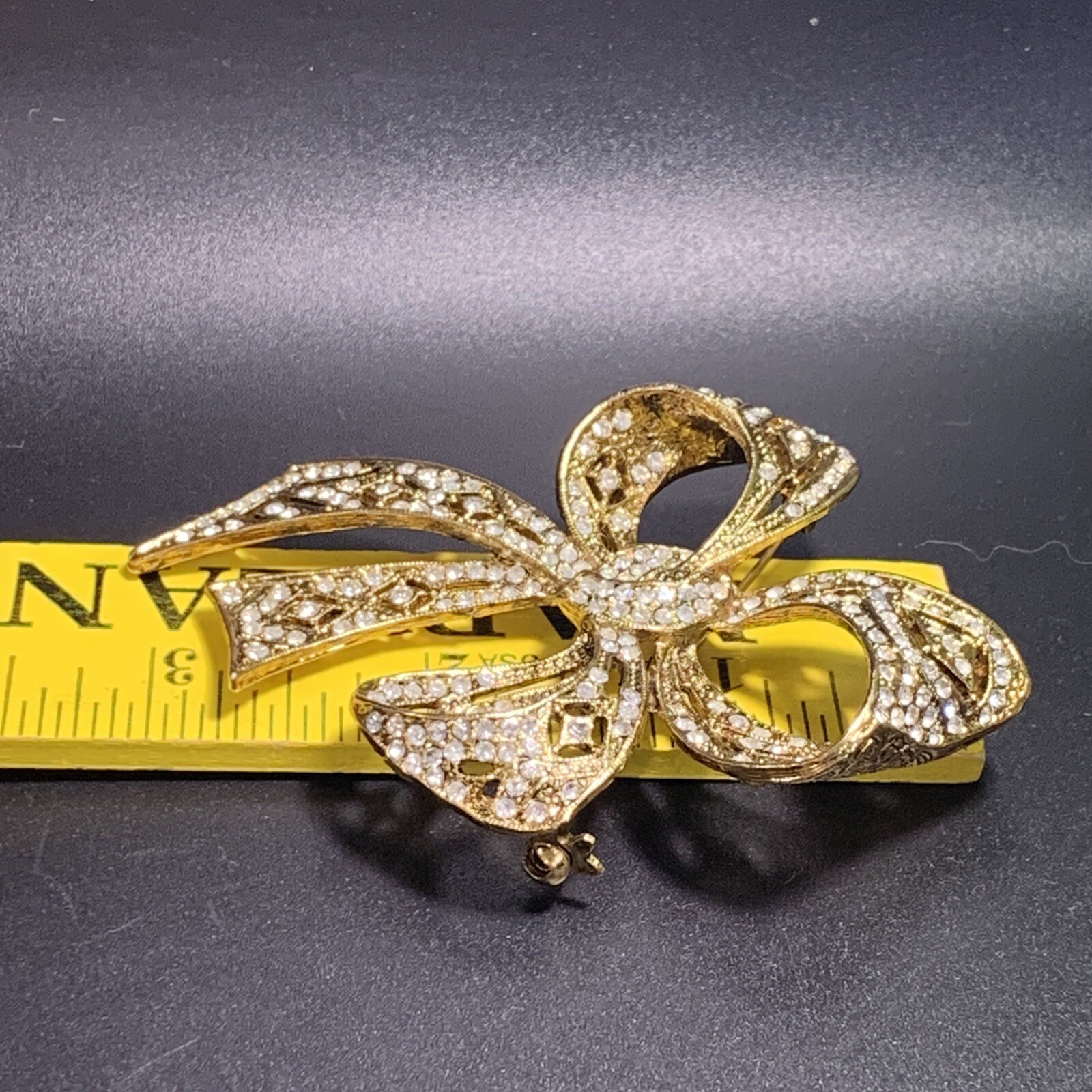 Brooch Bow Large Filigree 1928 Jewelry Company Glass Rhinestones Earrings Set