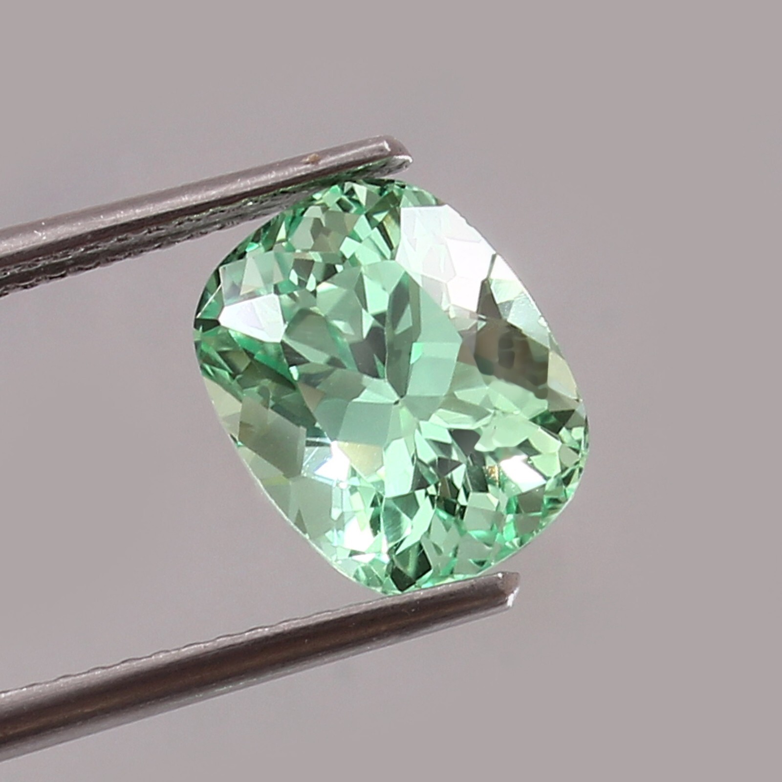 9×7 MM – AAA Quality Natural Ceylon Green Sapphire Loose Cushion Gemstone Cut
