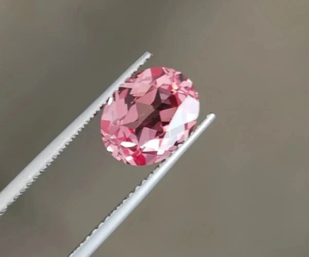 Certified 5 Ct Elegant Oval Natural Ceylon Padparadscha Sapphire Loose Gemstone