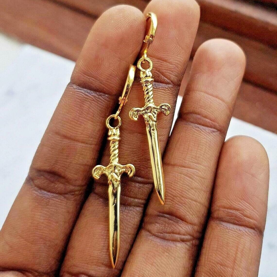 Beautiful Dagger Drop Earrings for unisex in 14k yellow gold plated