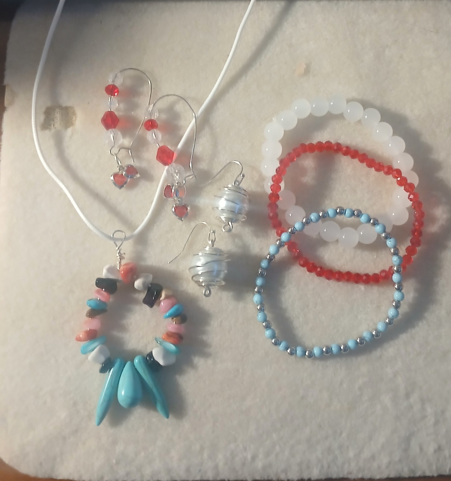 3 piece jewelry sorted beads bracelets/earrings/ necklace