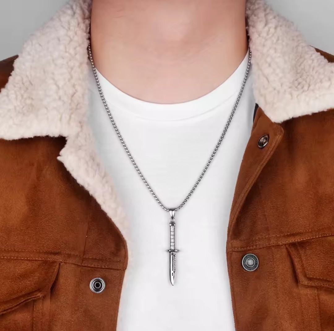 Stainless Steel Dagger Pendant Necklace Men’s Survival Knife Sword Charm Chain