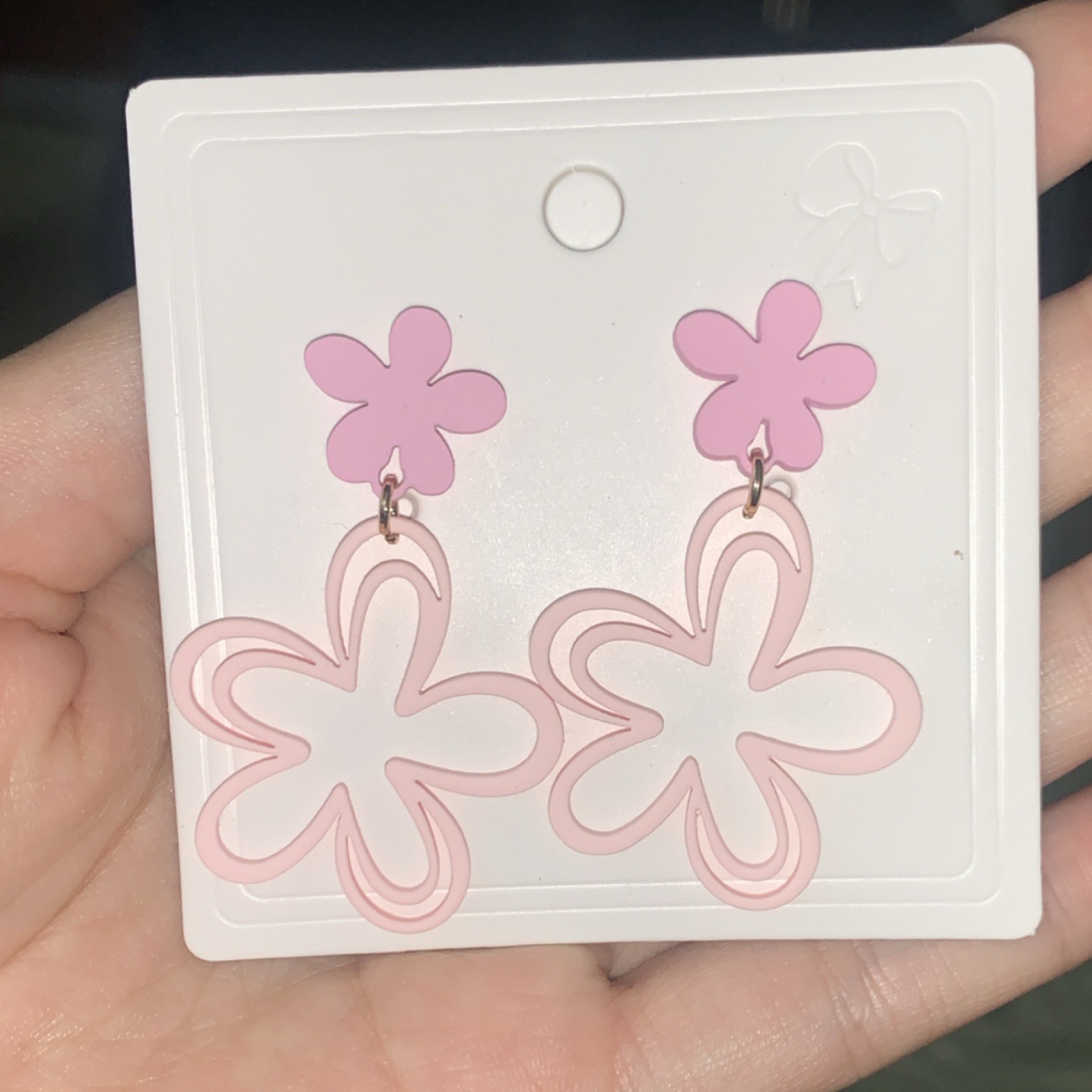 Pink/White Acrylic Flower Dangle Drop Earrings, Lobe, No Stone