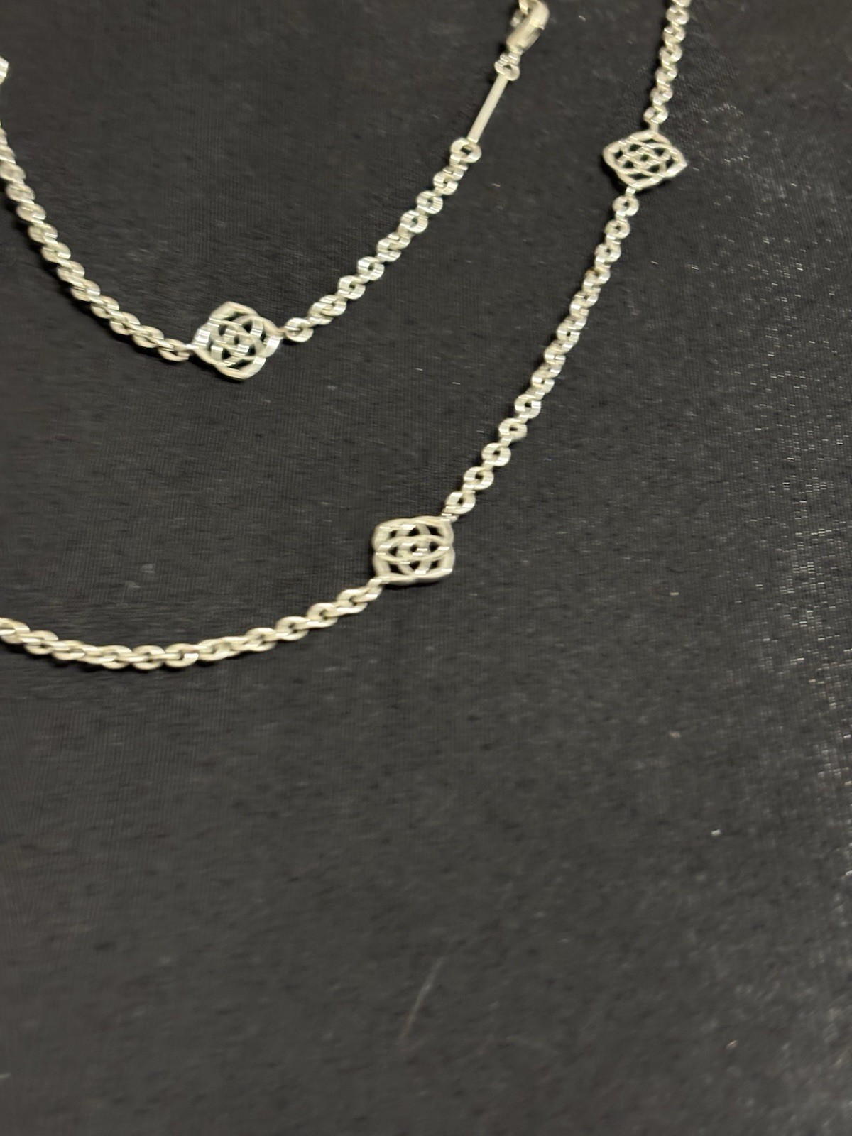 Kendra Scott Necklace 20” Beautiful Great Condition Silver Tone Alone Or Layer