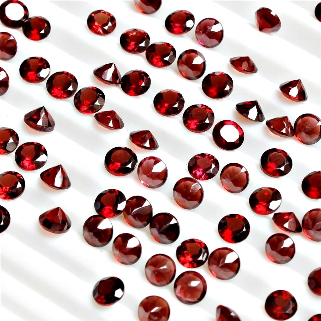 Wholesale Lot of 2.5mm to 10mm Round Mozambique Garnet Loose Calibrated Gemstone