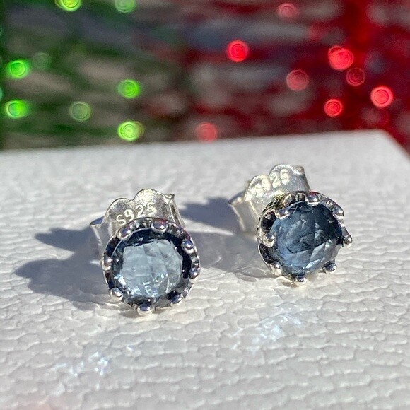 Brand New Genuine Pandora S925 BLUE Sparkling Crown Stud CZ Earrings 298311NMB