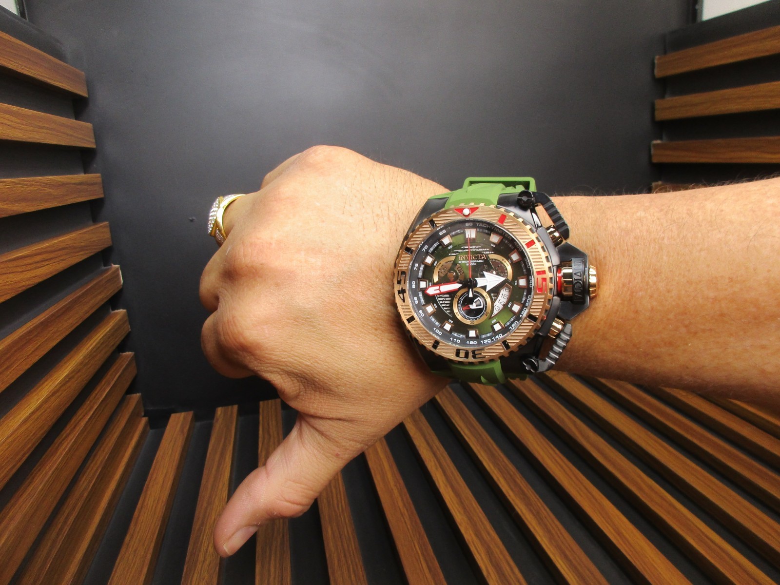 Invicta Sea Hunter full size Men’s Watch 57/69mm Green tone 49629