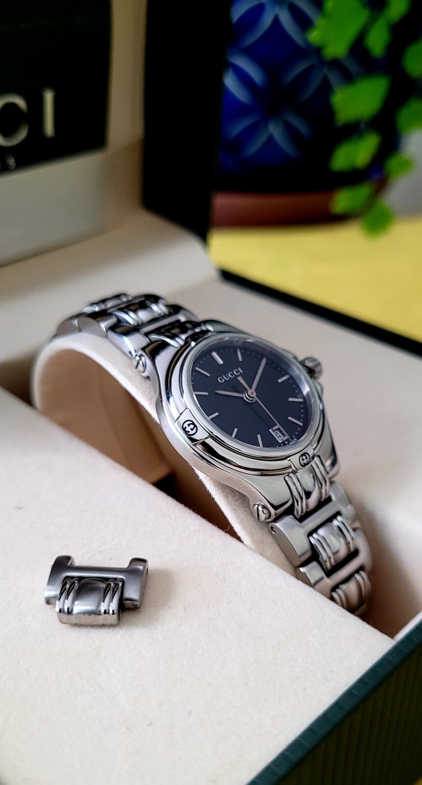 Gucci 9040L Ladys💃Authentic,Near Mint,Scratch Free Crystal,Absolutely Beautiful