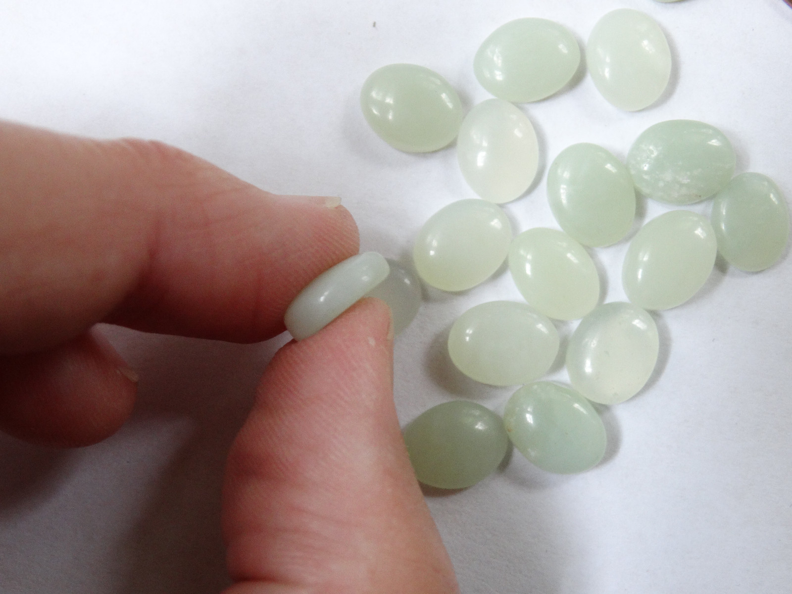Cabochon Gemstone Light Green Onyx 8x10mm (pkg 20)
