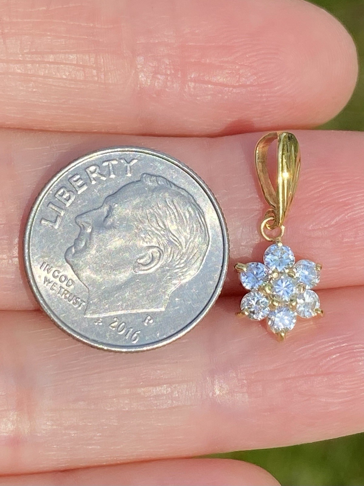 18K Yellow Gold 0.50CTW 100% Natural Diamond Flower Cluster Pendant