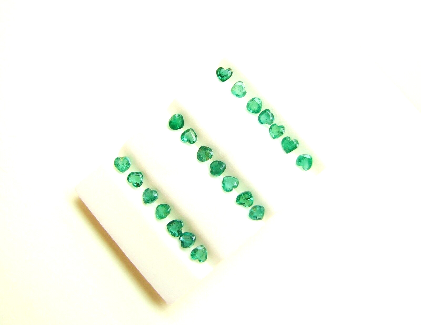 Natural Loose Gem Heart Emerald 3.2-3.7×3.5×3.7MM 3.6 Cts Tol, 21 Pcs Lot