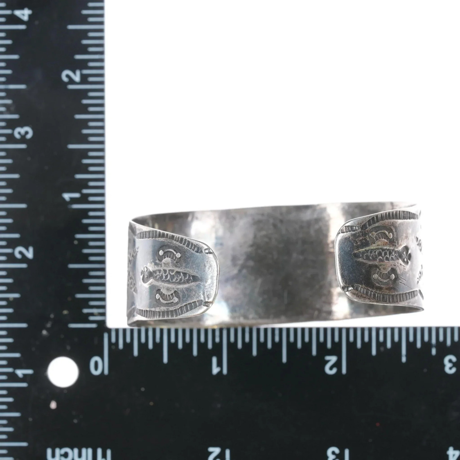 6.375″ Vintage Fred Harvey Navajo hand stamped sterling silver cuff bracelet tu