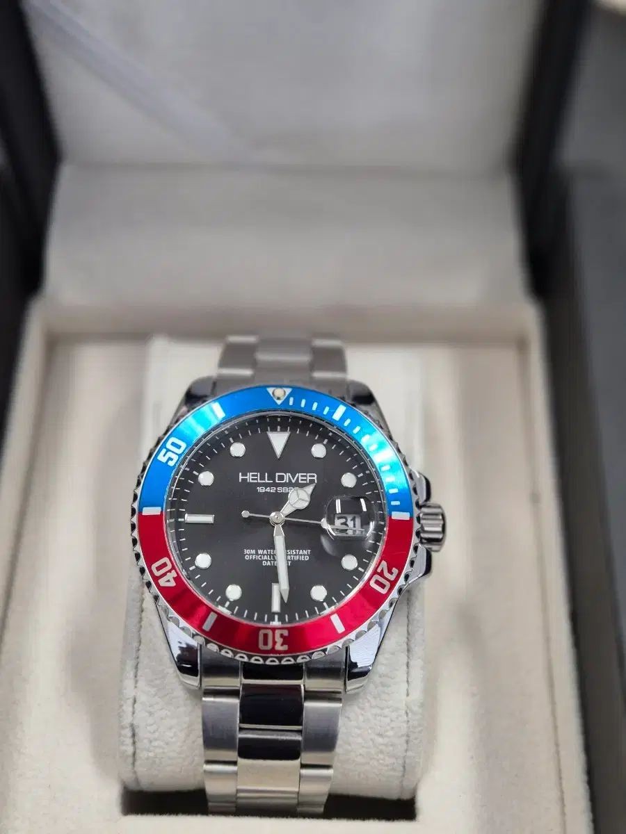 HELL DIVER Metal Watch Briten Green Dial All Black Pre