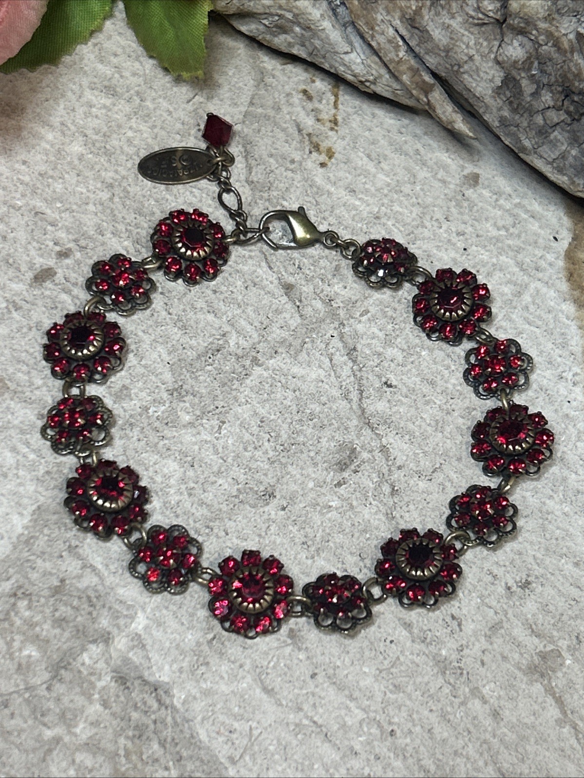 52. Liz Palacios Brass tone Red Ruby Glass Crystal Flower link Bracelet 7-7 3/4″