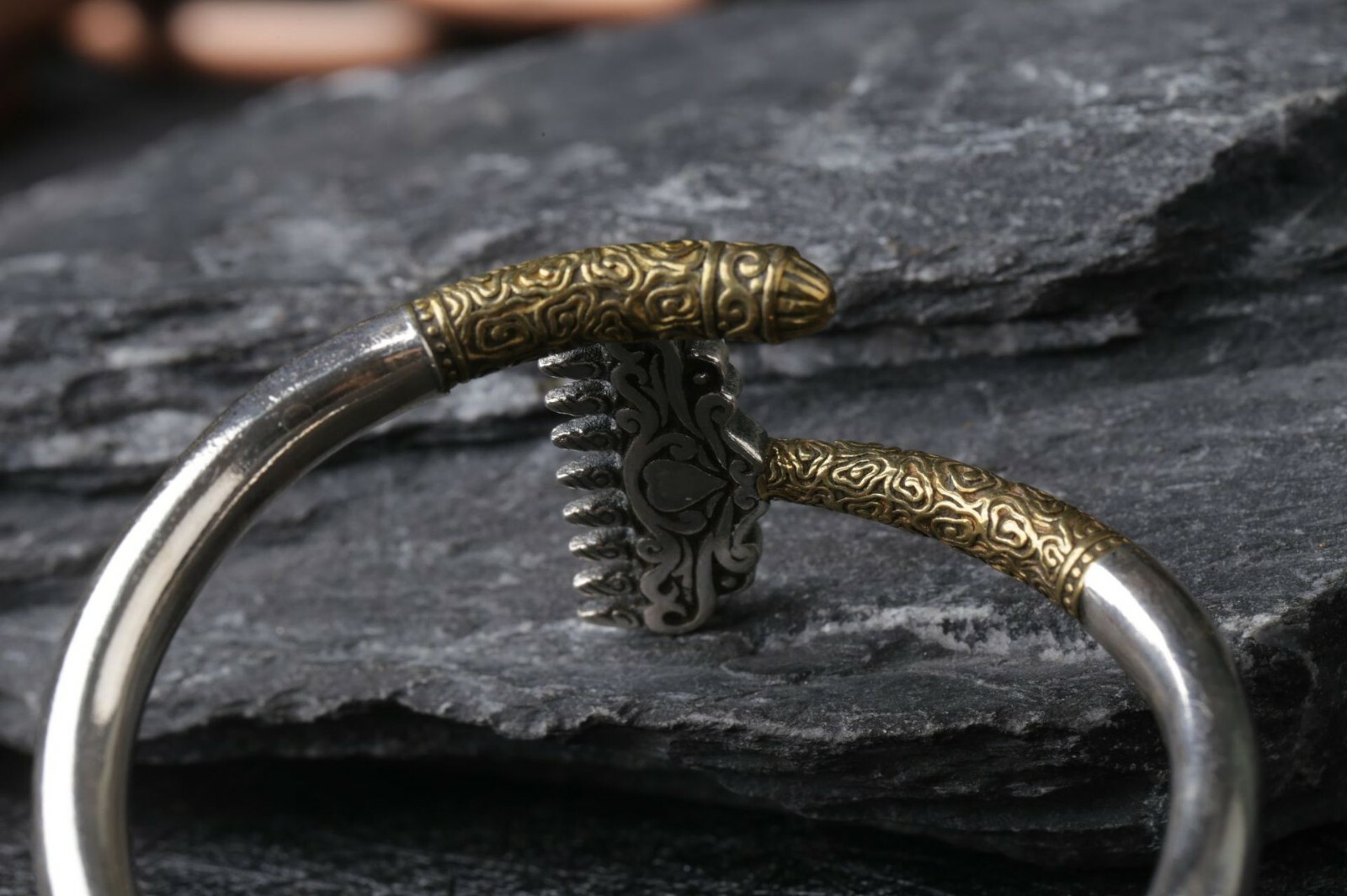 A24 Armspange buddhistisch Waffe des Bajie Reise in den Westen Silber 925 Achat