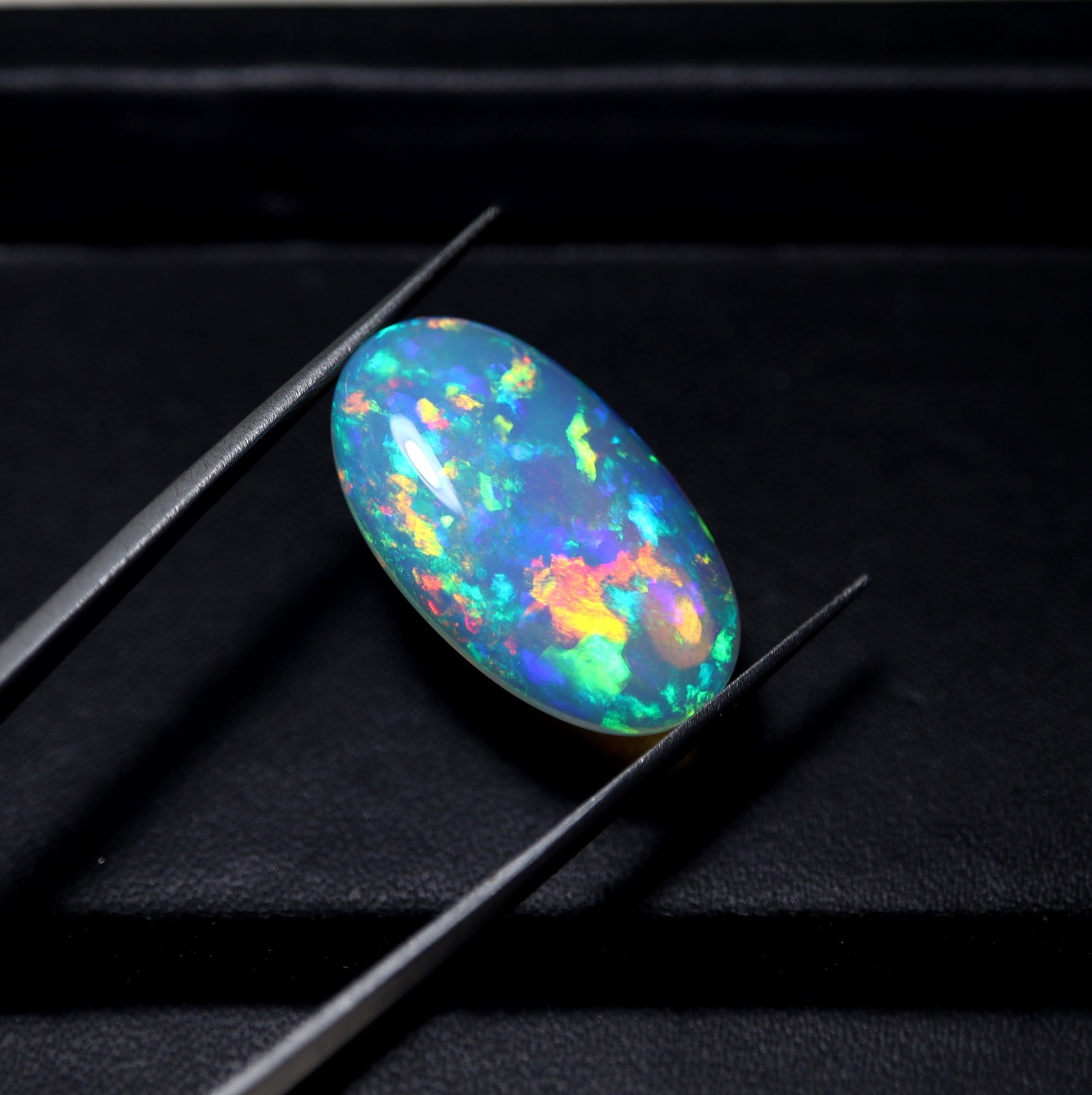 9.2Cts Natural AAA Rainbow Fire Welo Ethiopian Opal Oval Cabochon 24.7×14.5 MM