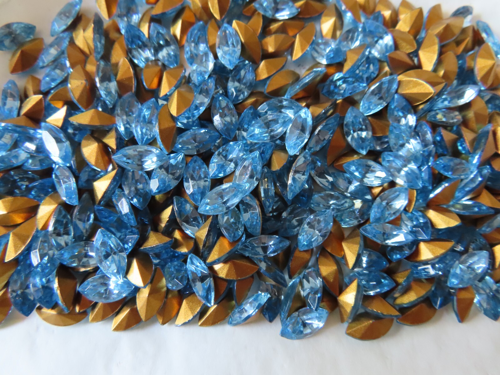 72 Swarovski Navettes in10x5mm Aquamarine/foiled. #4200/3