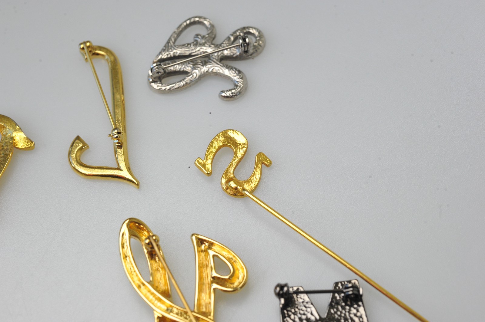 Vtg to now LOT brooch pin monogram initials some signed Monet AK Sarah AJ27