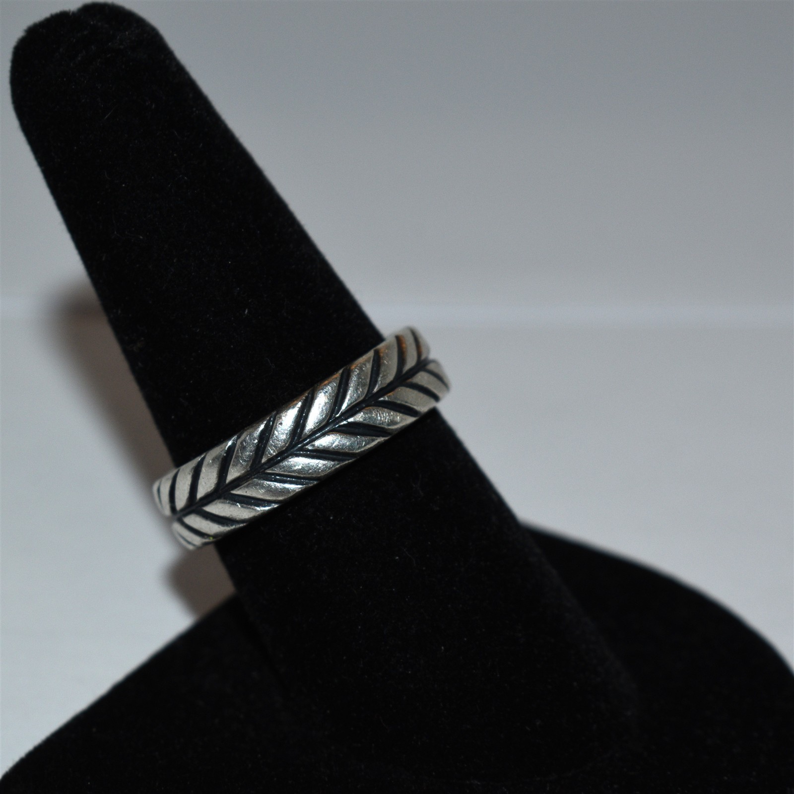 David Yurman Chevron Design 5.9mm Thick Vintage Band ~ Size 9.5 & 7.5gr