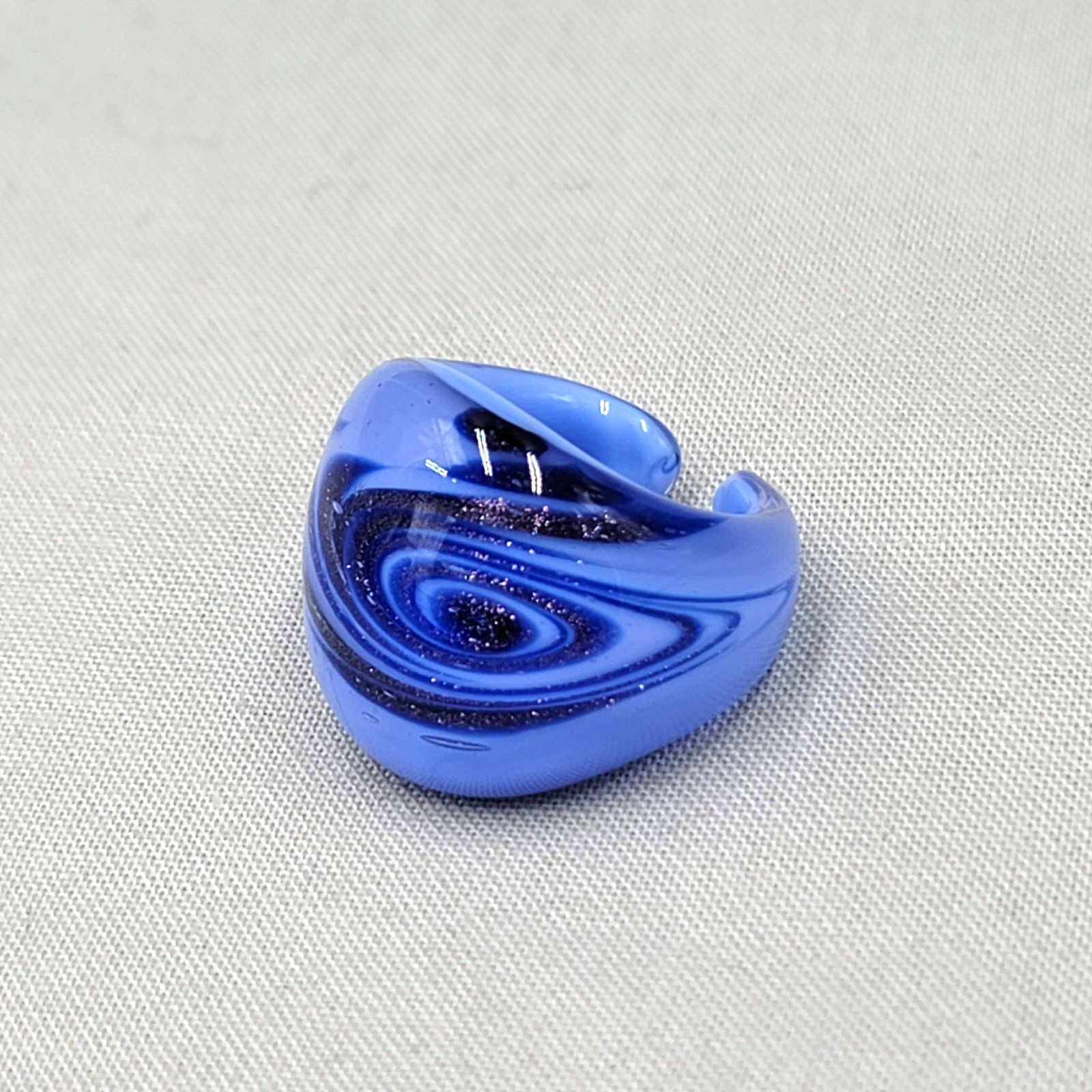 Blue Glass Wrap Cocktail Ring Womens Size 6 Swirl Band Bold