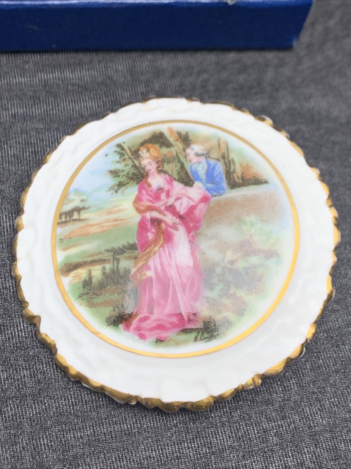 COALPORT Courting Couple Pin Brooch 2-1/8″ Made in England HALCYON DAYS ENAMELS