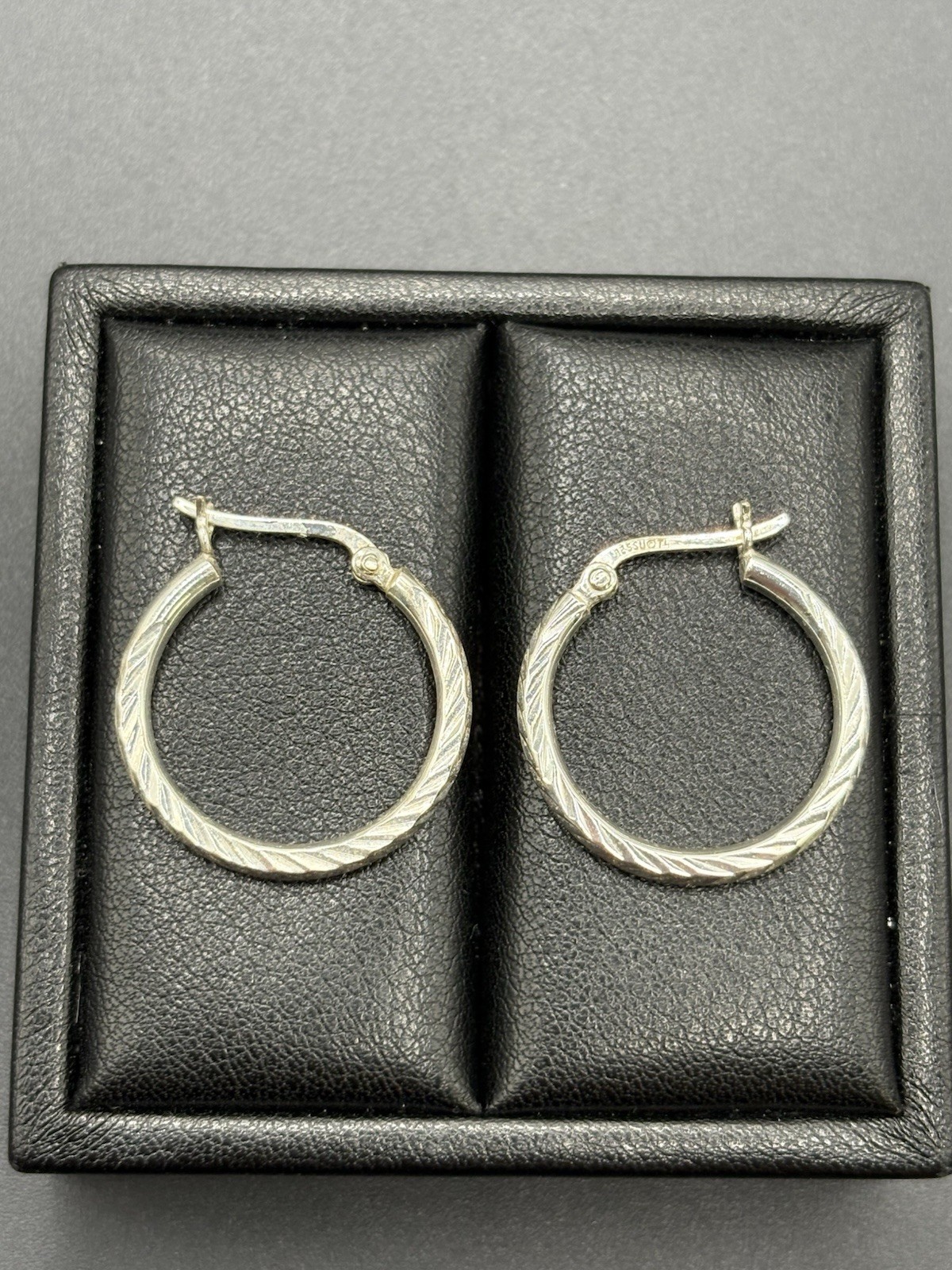 EUC 25MM Textured Sterling Silver Hoop Earrings 3.2 Grams B20