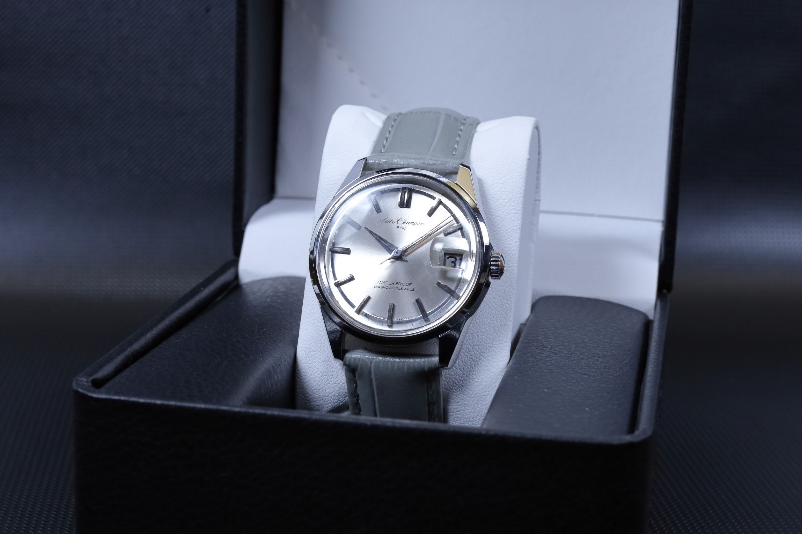 Vintage Seiko 5 Actus 7019-8010 Auto 21J Silver Sunburst Day-Date Japan