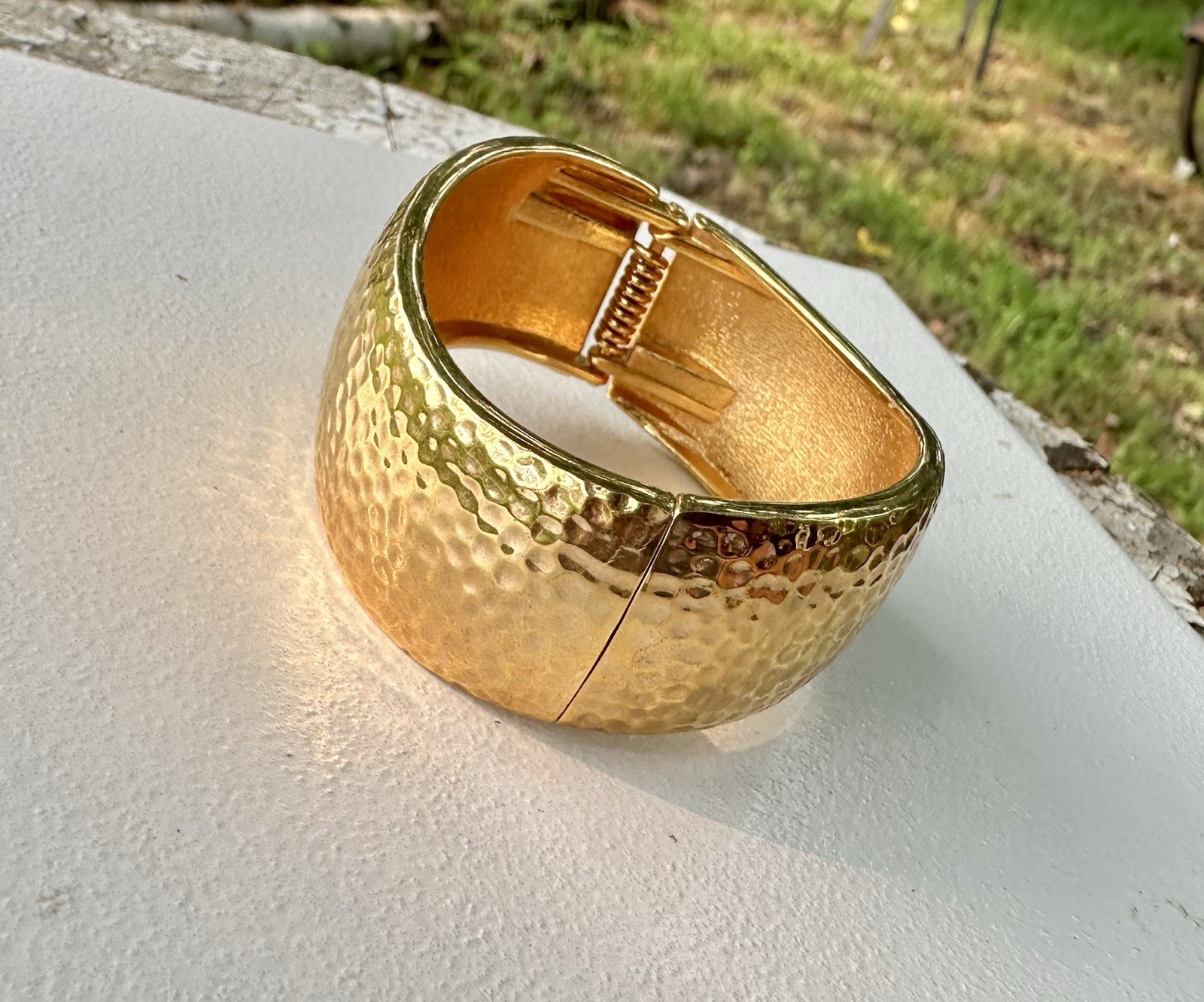 Vintage Premier Designs Hammered Gold Tone Hinged Bangle Bracelet.