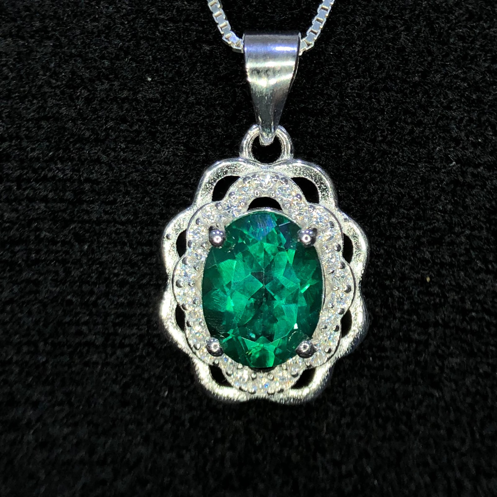 Green Topaz Diffusion Gemstone 925 Sterling Silver Pendant Oval Top Rich Green