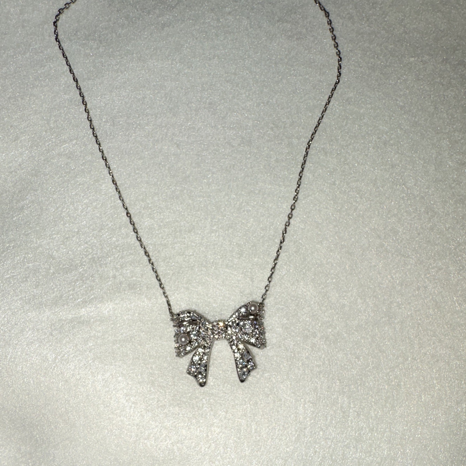 Kendra Scott Krista Bow Pendant Necklace New w/out Tags Silver